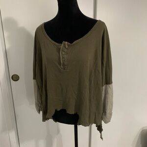 We The Free size small